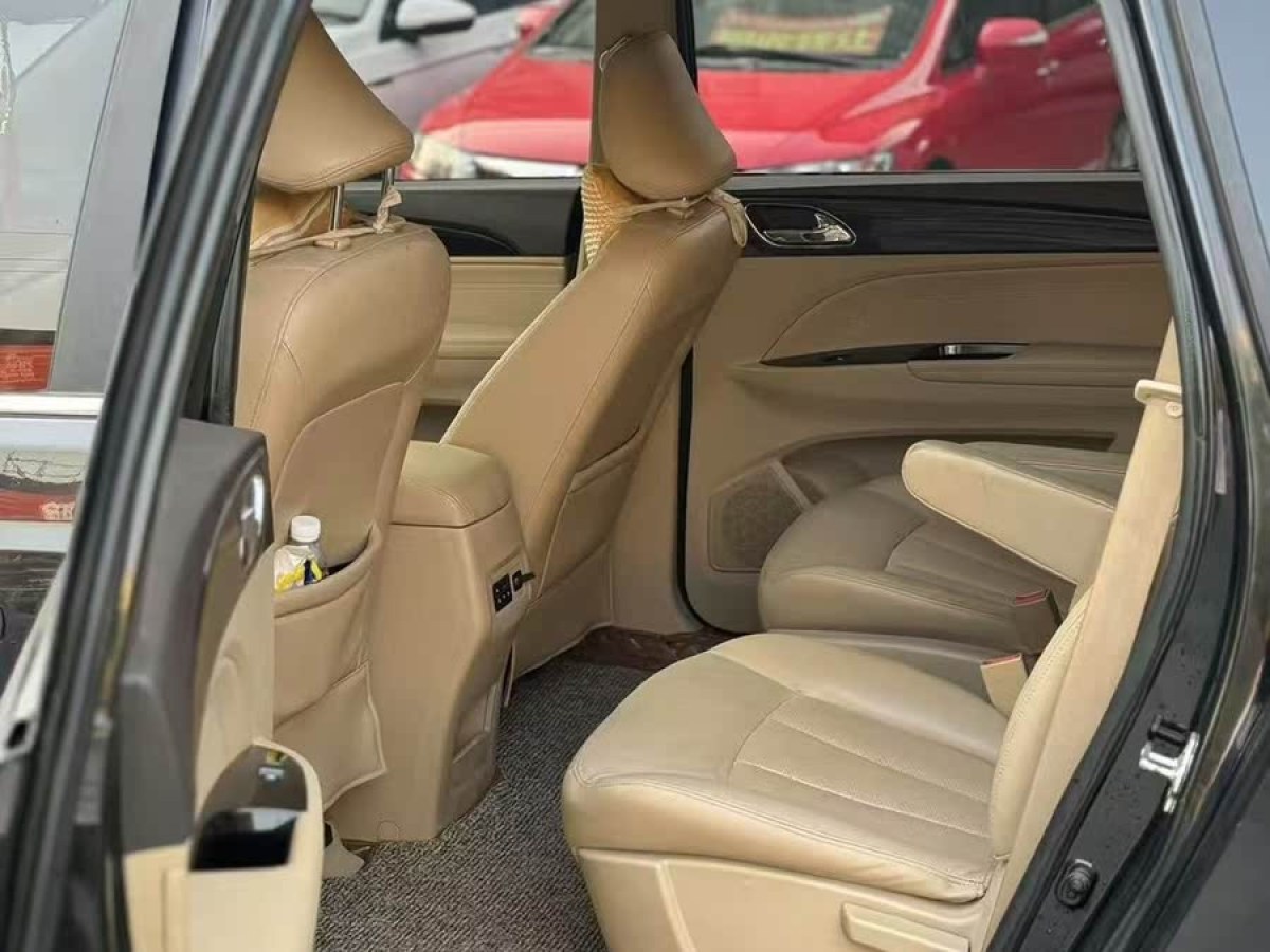 寶駿 730  2016款 1.8L 手動舒適型 7座圖片