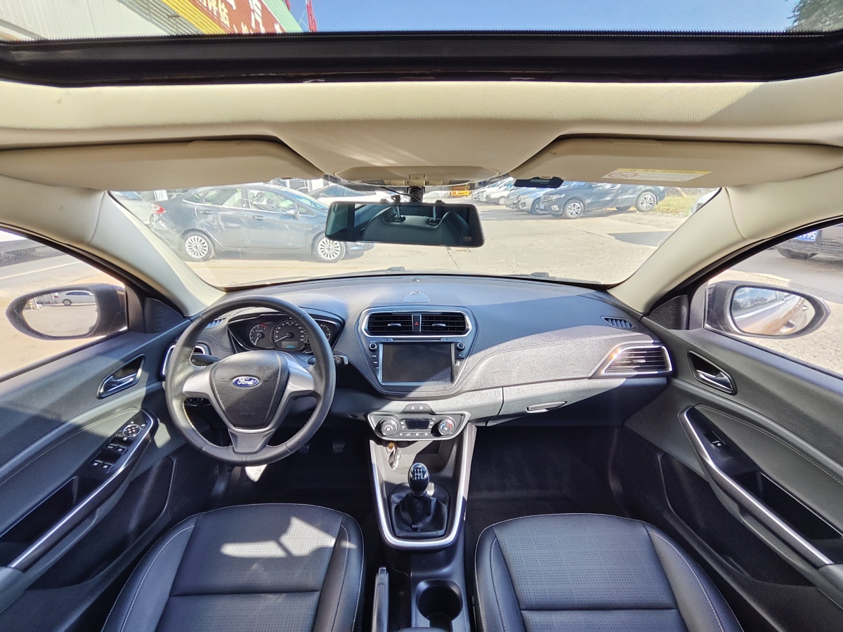 2018年6月福特 福睿斯  2015款 1.5L 手動時尚型