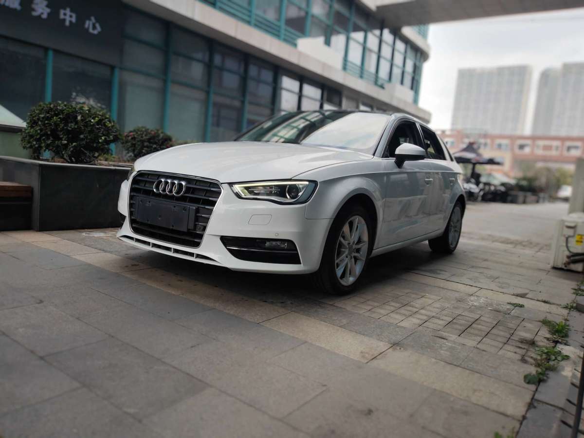 奧迪 奧迪A3  2015款 Sportback 35 TFSI 百萬(wàn)紀(jì)念舒享型圖片