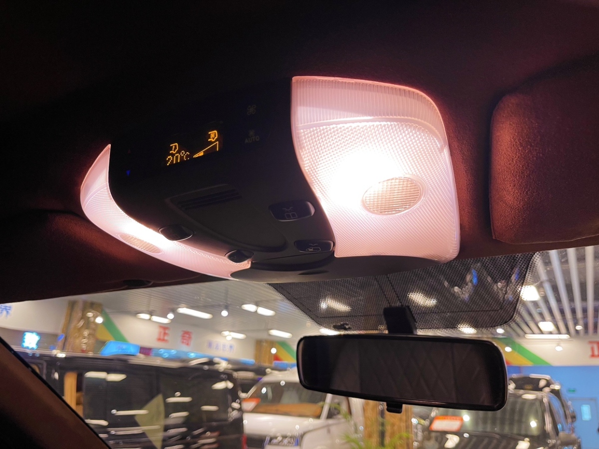 奔驰 威霆  2013款 3.0L 精英版图片