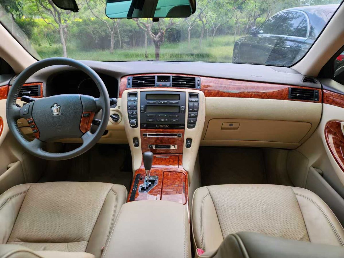 豐田 皇冠  2007款 2.5L Royal 導(dǎo)航版圖片