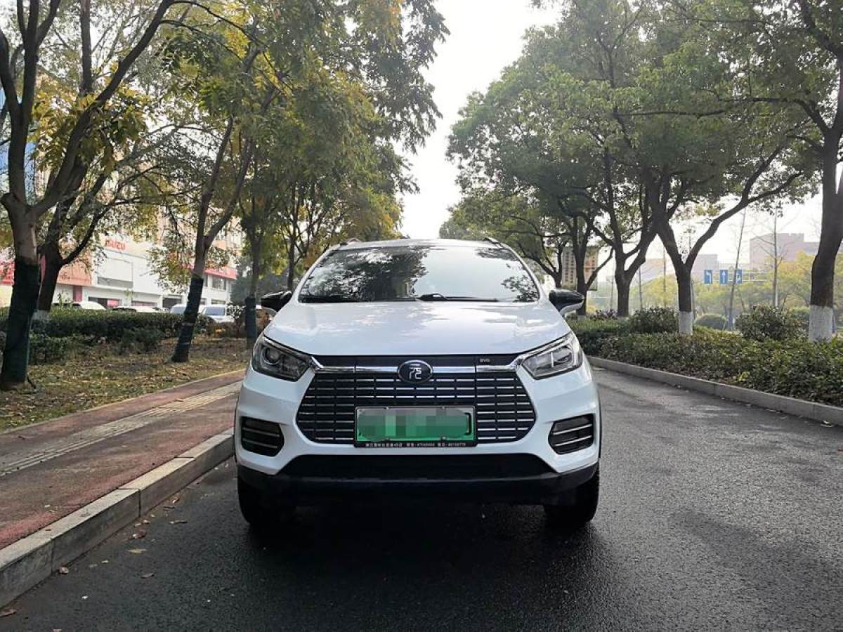 比亞迪 元新能源  2018款 EV360 智聯(lián)炫酷型圖片