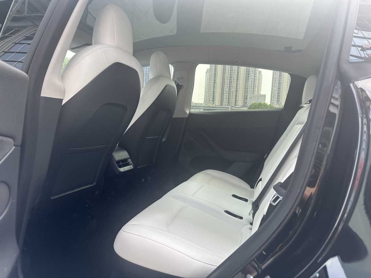 特斯拉 Model Y  2021款 改款 標(biāo)準(zhǔn)續(xù)航后驅(qū)升級(jí)版圖片