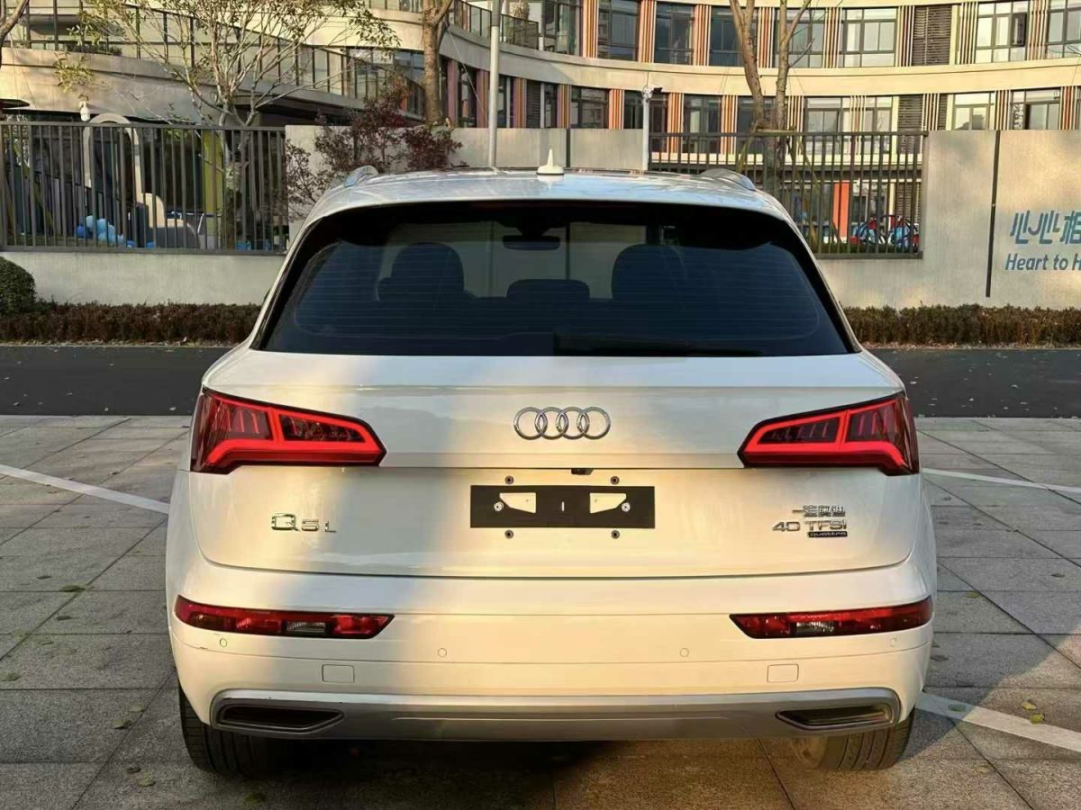 奧迪 奧迪Q3  2019款  35 TFSI 時尚動感型圖片