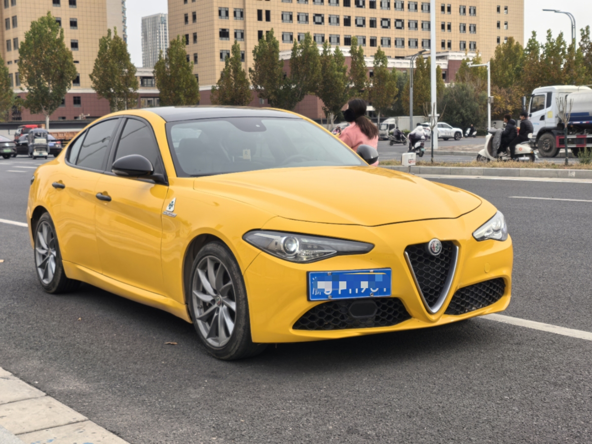 阿爾法·羅密歐 Giulia  2017款 2.0T 280HP Milano限量版圖片