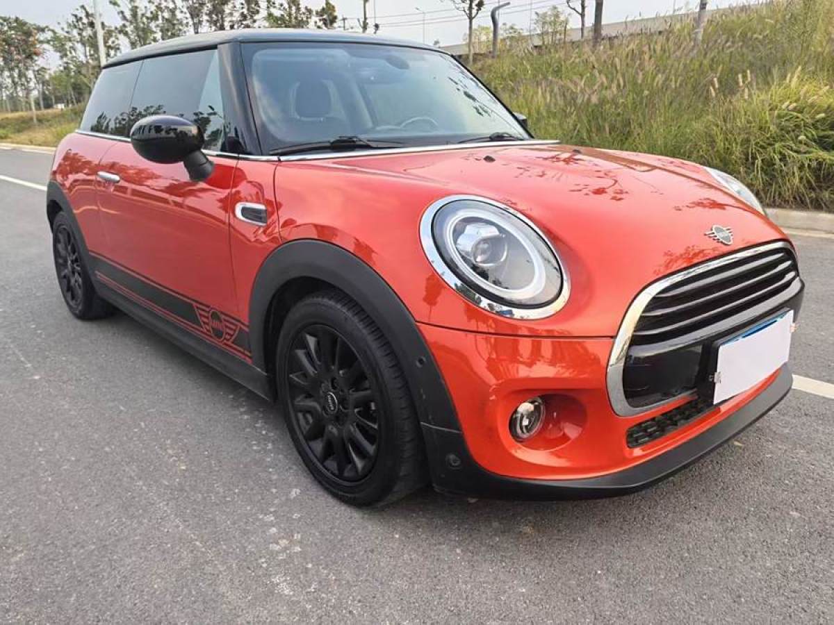 MINI COUNTRYMAN  2018款 1.5T COOPER 經(jīng)典派圖片