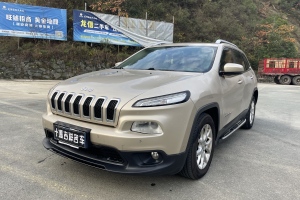 自由光 Jeep 2.4L 領(lǐng)先版