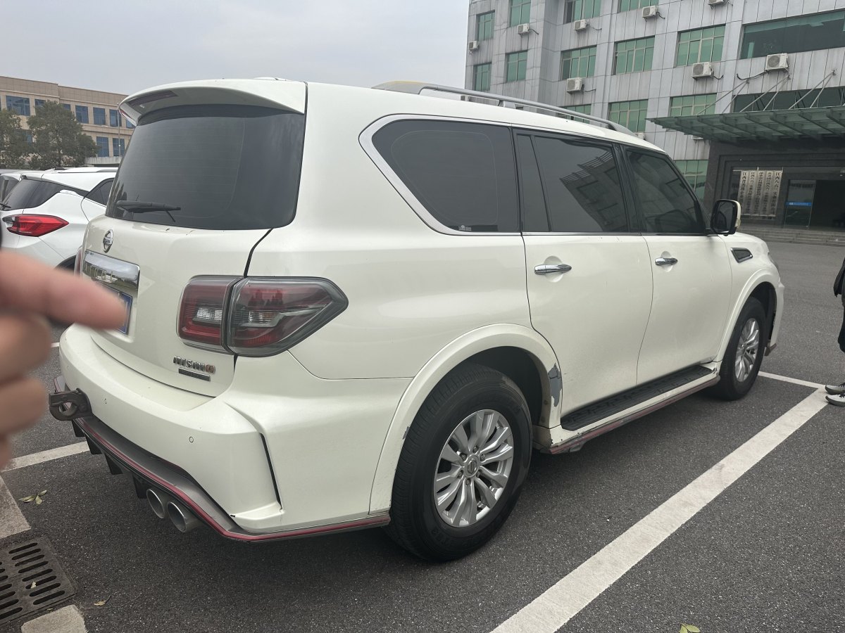 日產(chǎn) 途樂  2018款 4.0L 鉑金型圖片