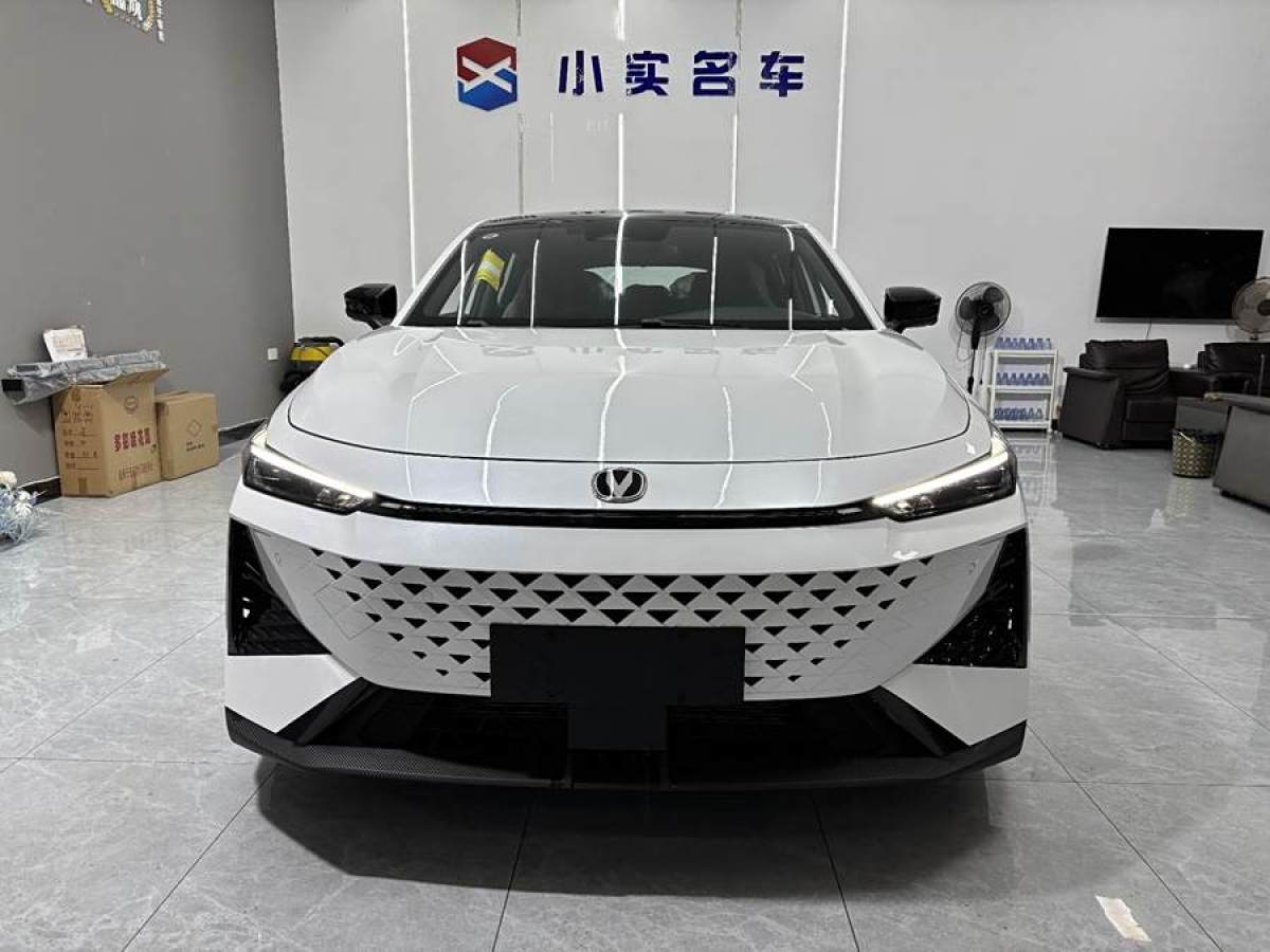 長安 長安UNI-V  2024款 1.5T 尊貴型圖片