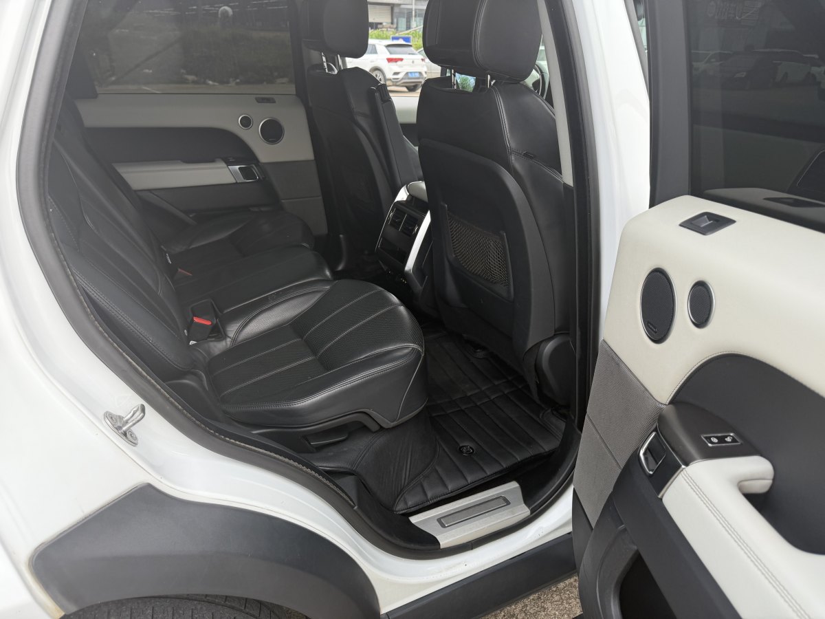 路虎 攬勝運(yùn)動版  2015款 3.0 V6 SC HSE DYNAMIC圖片
