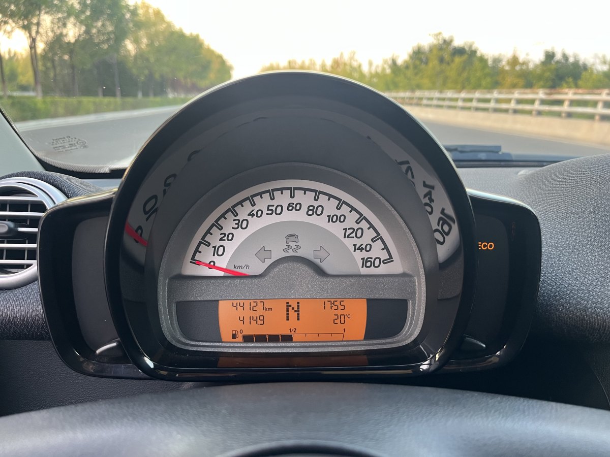 smart fortwo  2012款 1.0 MHD 硬頂標準版圖片