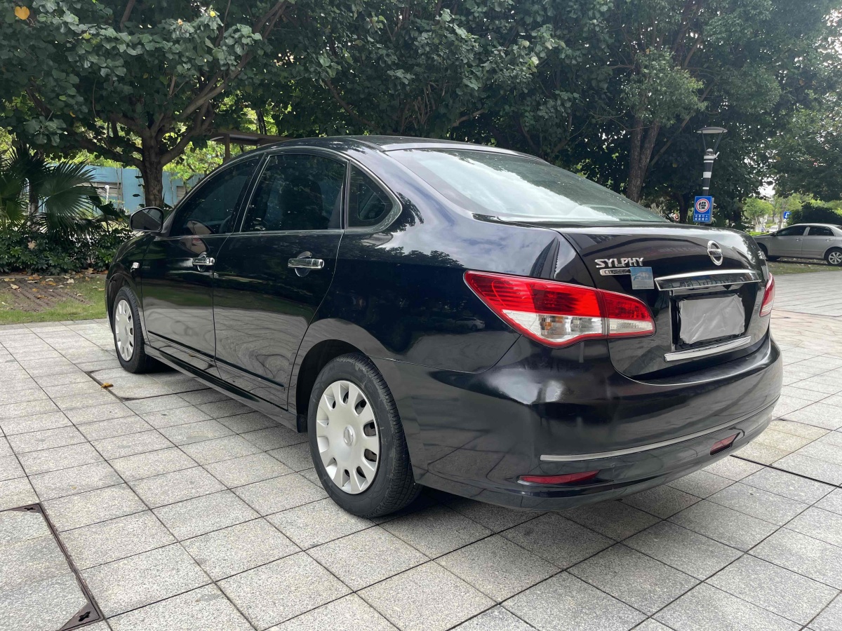 日產(chǎn) 軒逸  2012款 經(jīng)典 1.6XE 自動(dòng)舒適版圖片