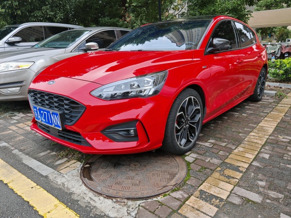 福特 福克斯  2020款 两厢 EcoBoost 180 自动ST Line