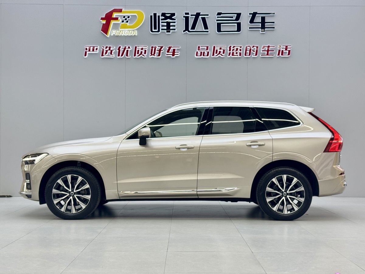 沃爾沃 XC60  2024款 B5 四驅(qū)智遠(yuǎn)豪華版圖片