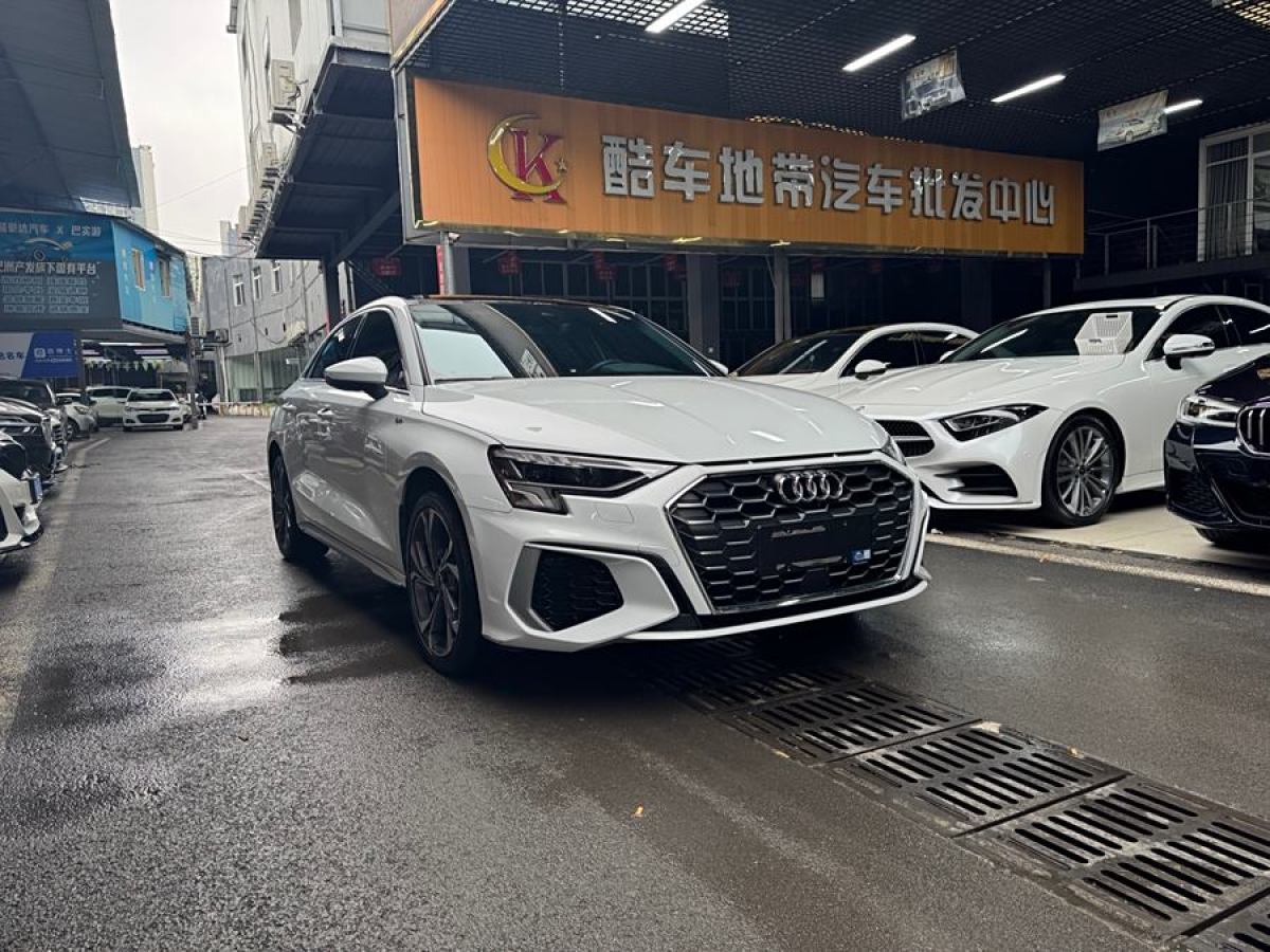 2024年3月奧迪 奧迪A3  2024款 A3L Limousine 35 TFSI 豪華運(yùn)動(dòng)型