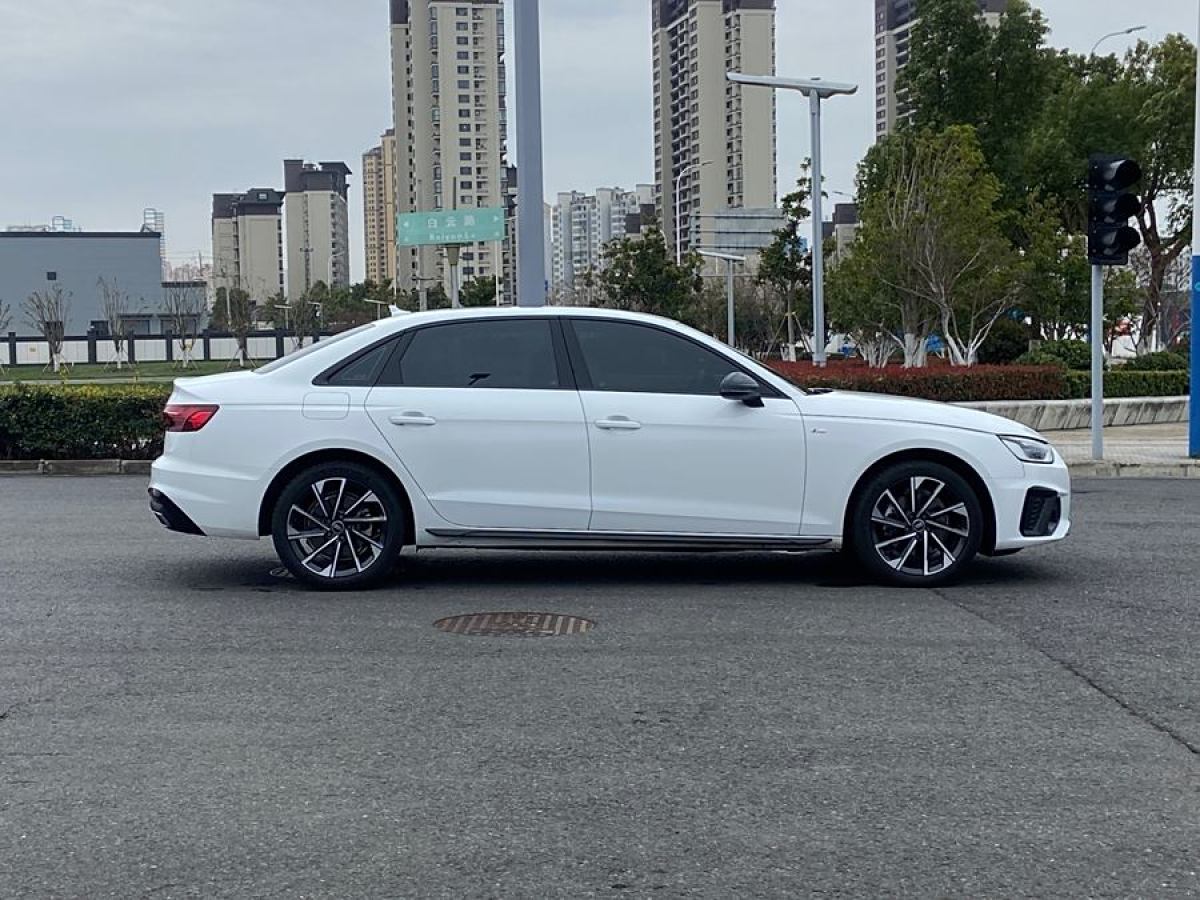 奧迪 奧迪A4L  2023款 40 TFSI quattro 豪華動感型圖片