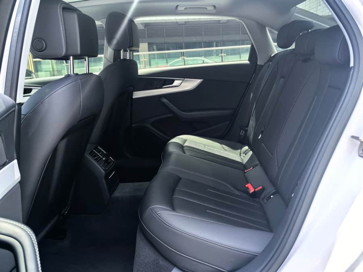 奧迪 奧迪A4L  2020款 40 TFSI 時(shí)尚致雅型圖片