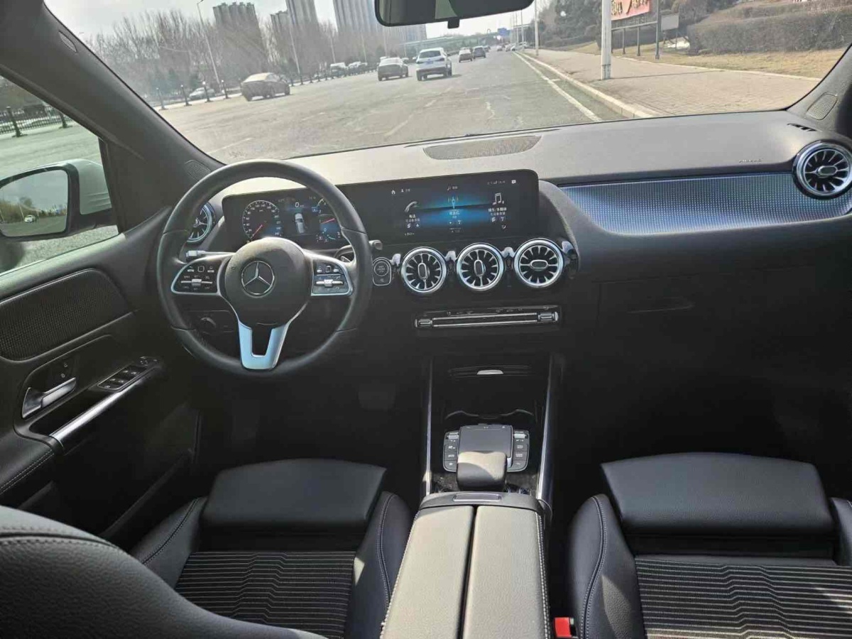 奔驰 奔驰B级  2022款 改款 B 200 动感型图片