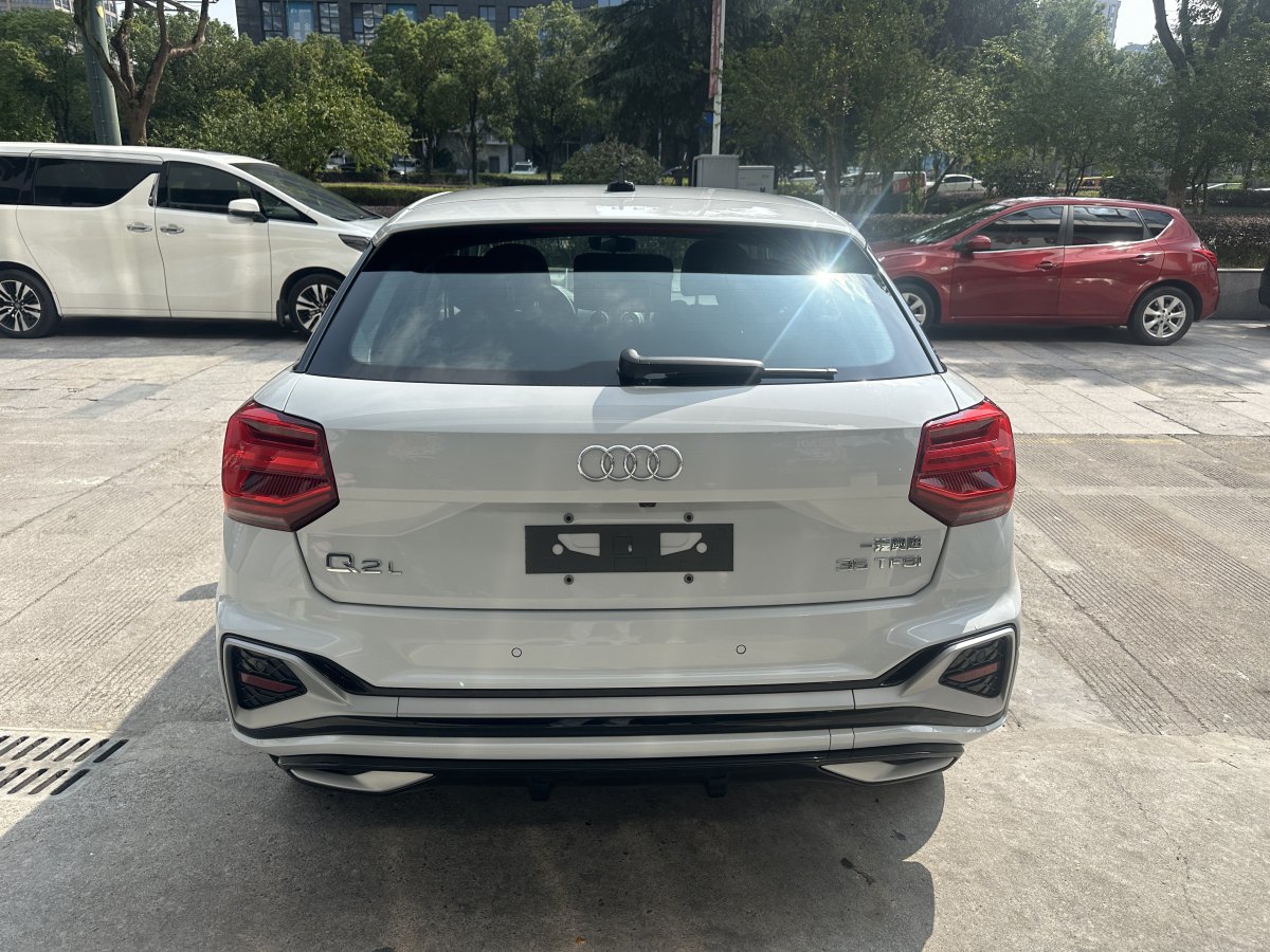 奧迪 奧迪Q2L  2022款 35 TFSI 進(jìn)取致雅型圖片