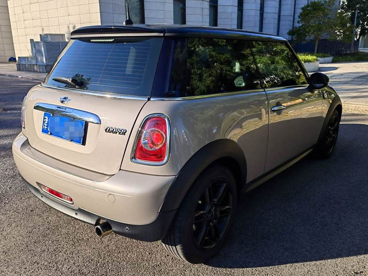 2013年3月MINI MINI  2012款 1.6L COOPER Baker Street