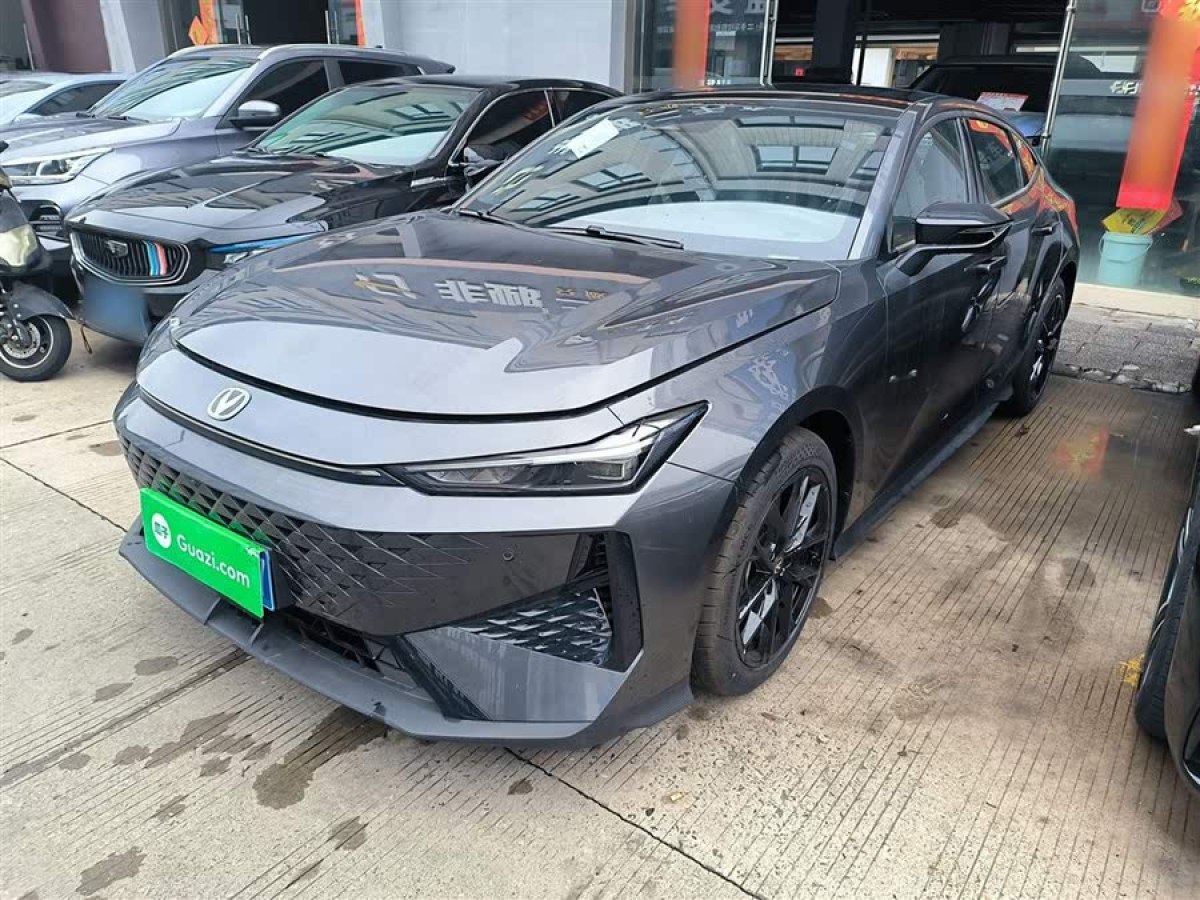 長安 長安UNI-V  2024款 1.5T 尊貴型圖片