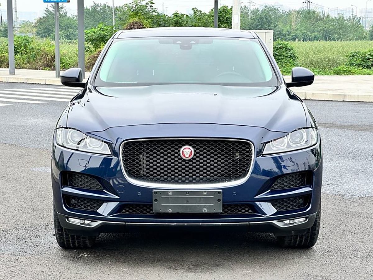 捷豹 F-PACE  2016款 2.0T 兩驅(qū)都市尊享版圖片