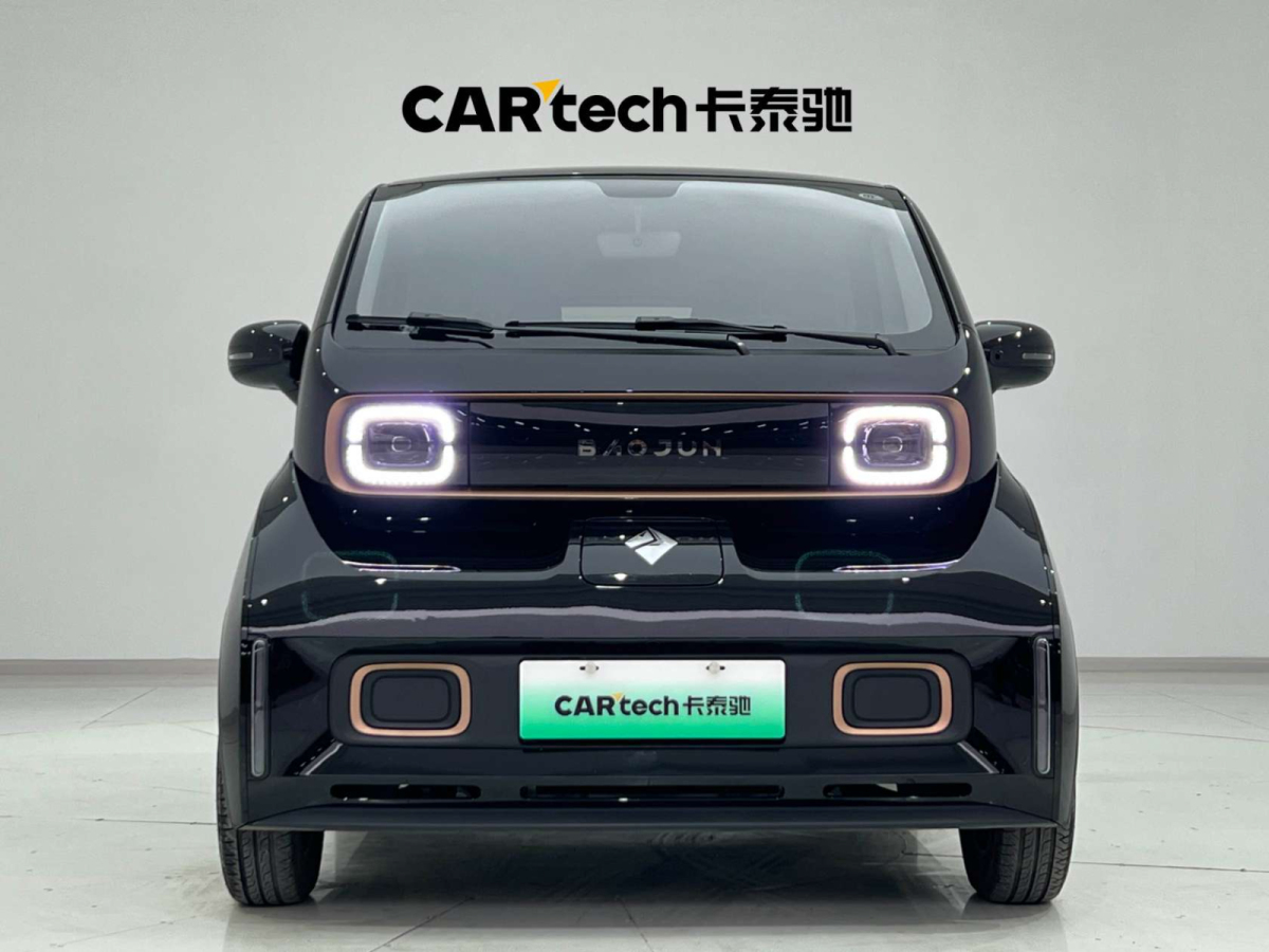 寶駿 寶駿KiWi EV  2022款 藝術(shù)家輕享版 三元鋰圖片