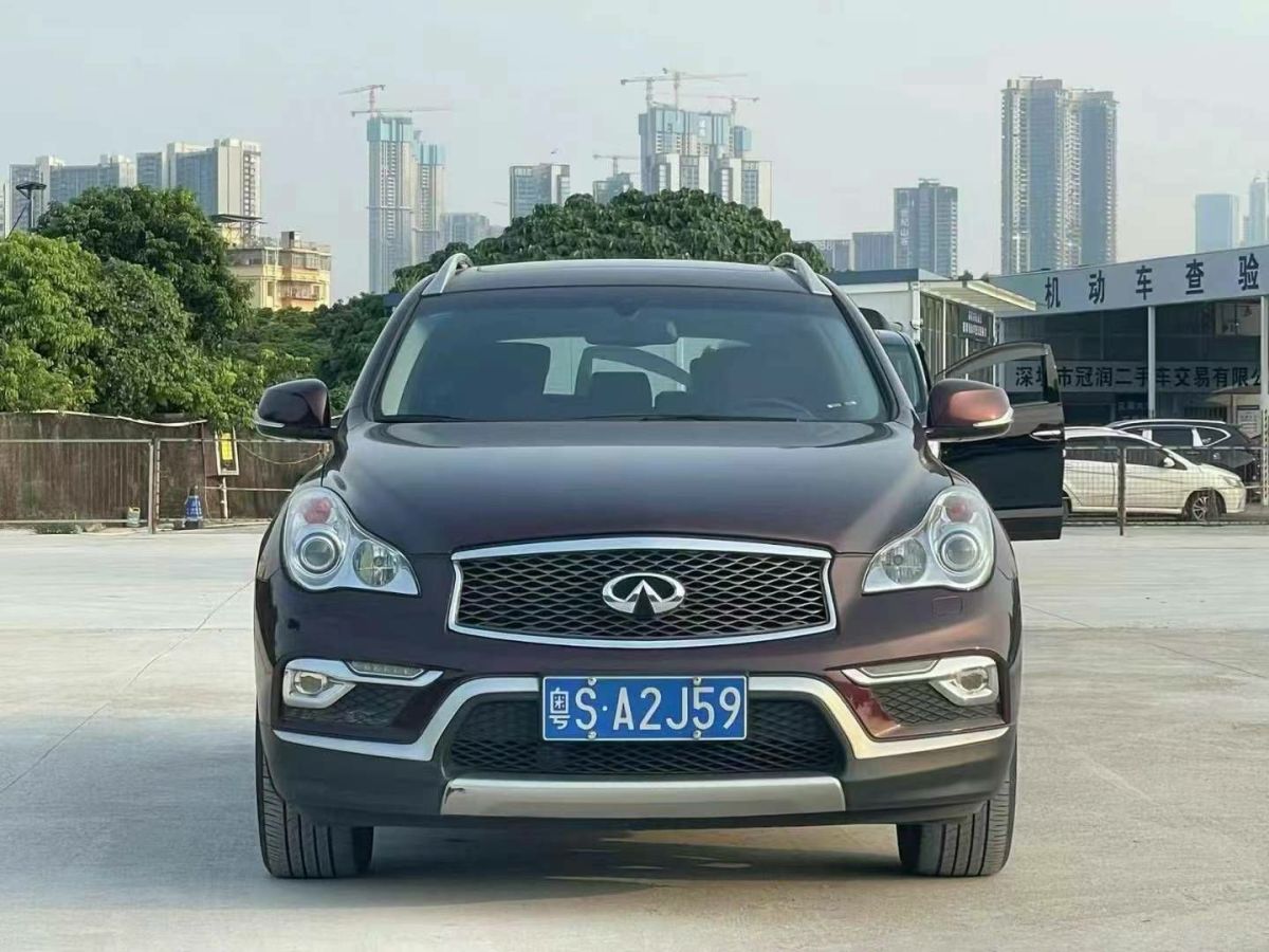 2017年1月英菲尼迪 QX  2017款 QX30 1.6T 時(shí)尚版 兩驅(qū)