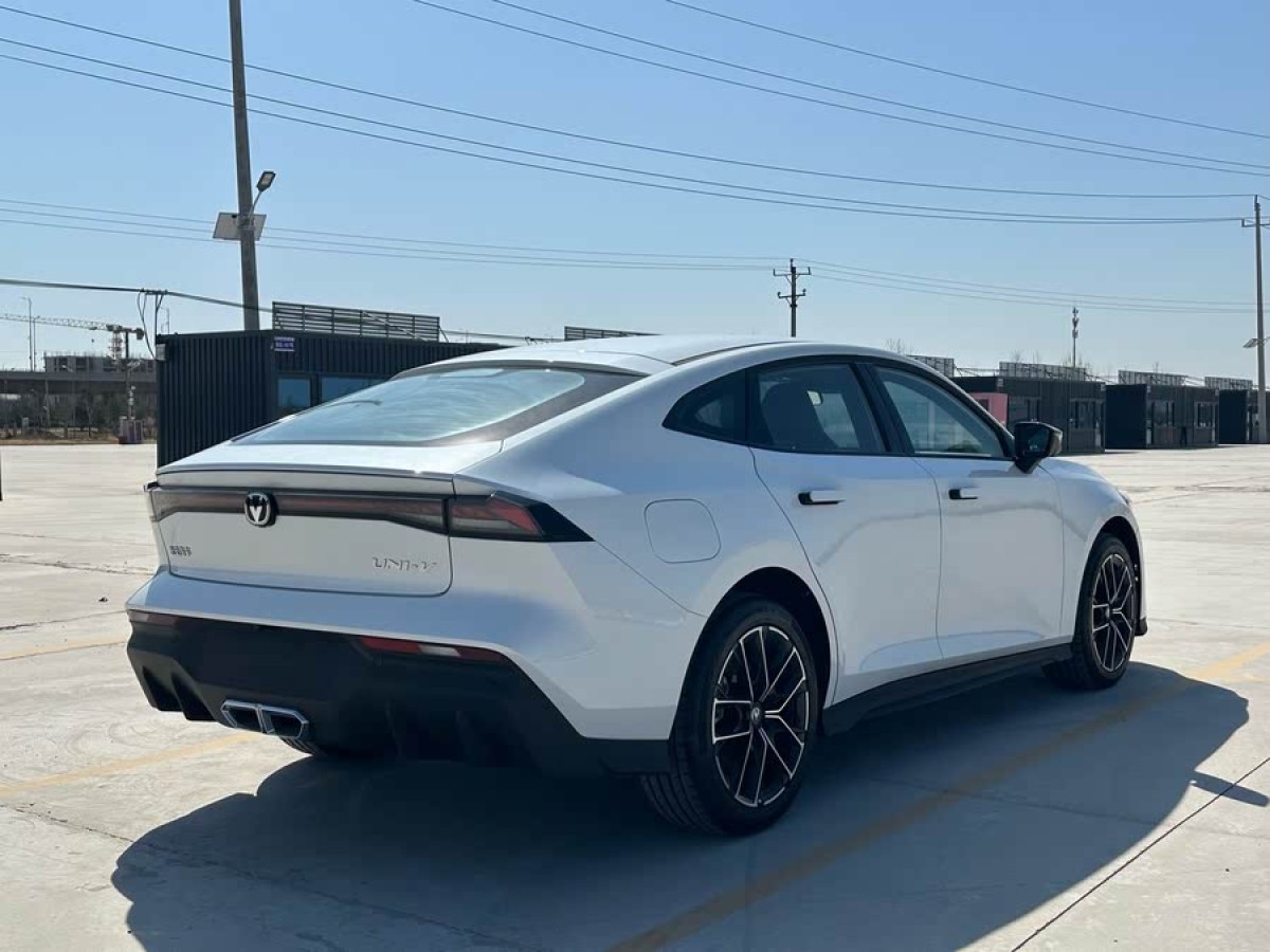 長(zhǎng)安 長(zhǎng)安UNI-V 智電iDD  2024款 藍(lán)鯨智電iDD 136km 智酷型圖片