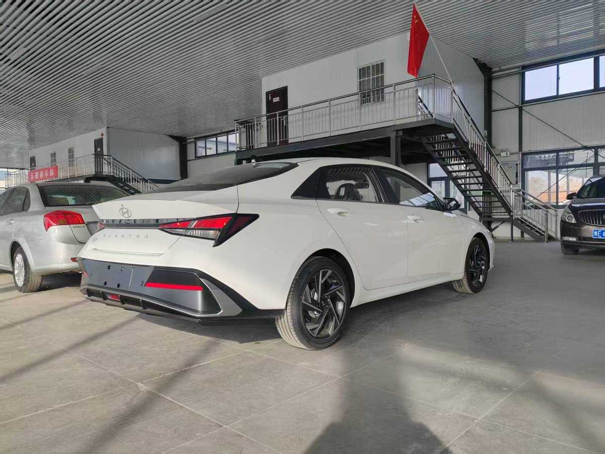 現(xiàn)代 伊蘭特  2023款 1.5L CVT GLX精英版圖片