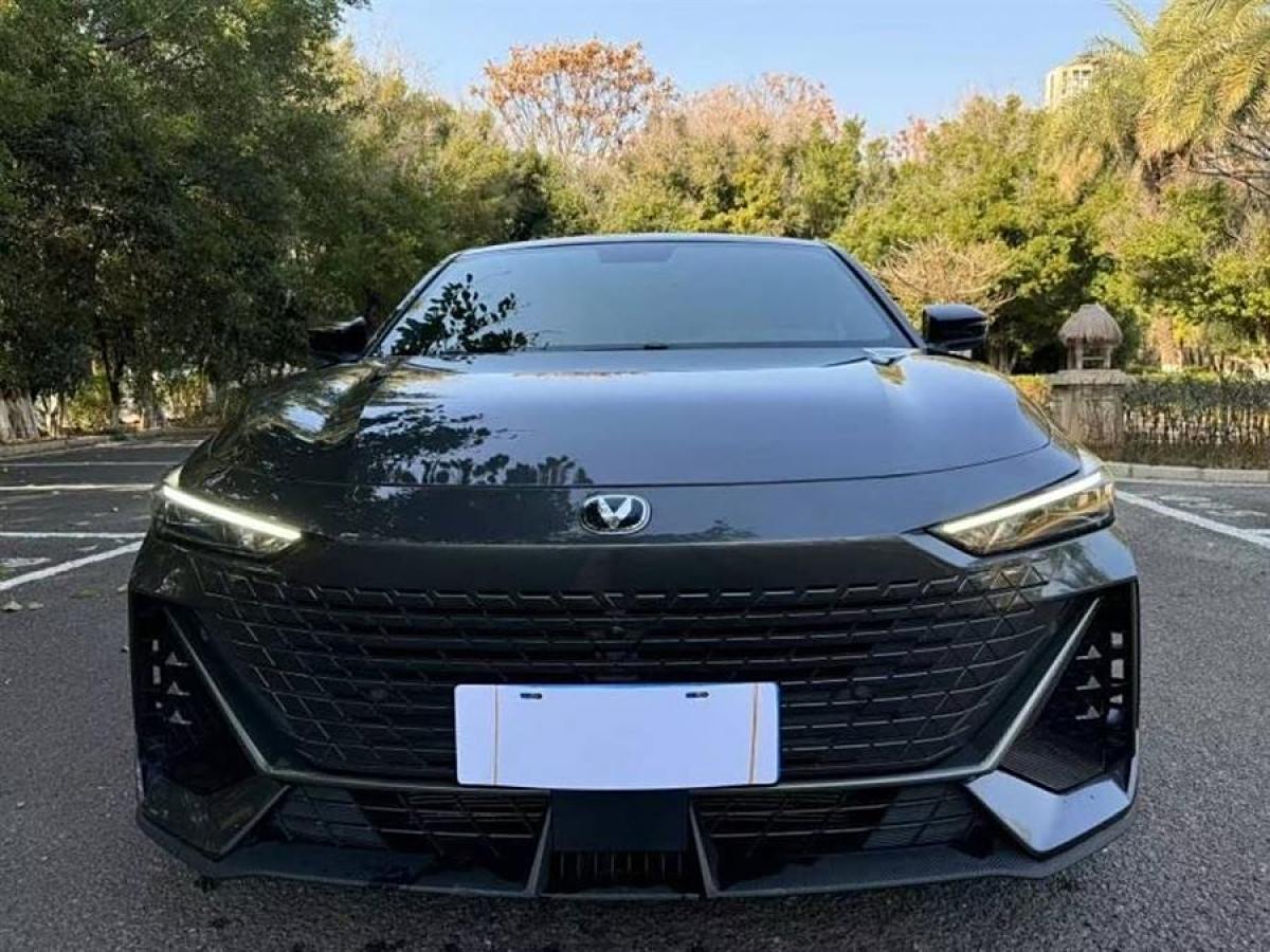 長(zhǎng)安 長(zhǎng)安UNI-V  2022款 1.5T 尊貴型圖片