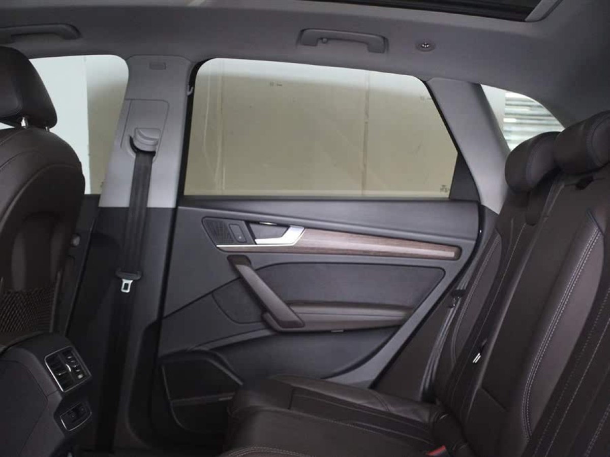奧迪 奧迪Q5L  2025款 45 TFSI 臻選動(dòng)感型圖片
