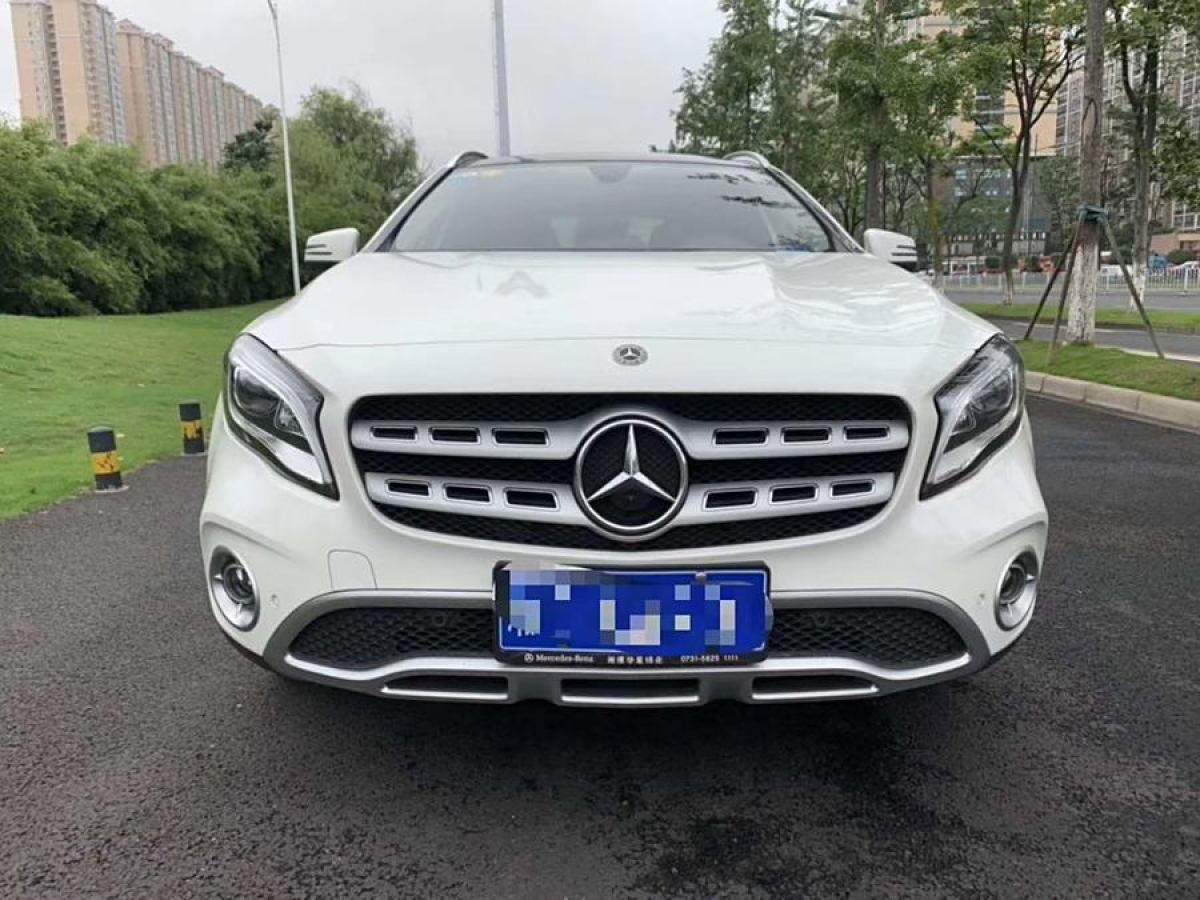 奔馳 奔馳GLA  2017款 GLA 220 4MATIC 時(shí)尚型圖片