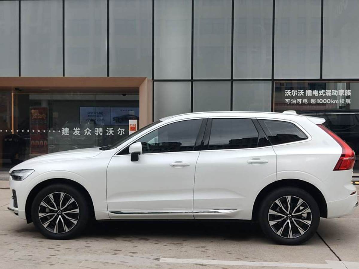 2023年7月沃爾沃 XC60  2023款 B5 四驅(qū)智遠(yuǎn)豪華版