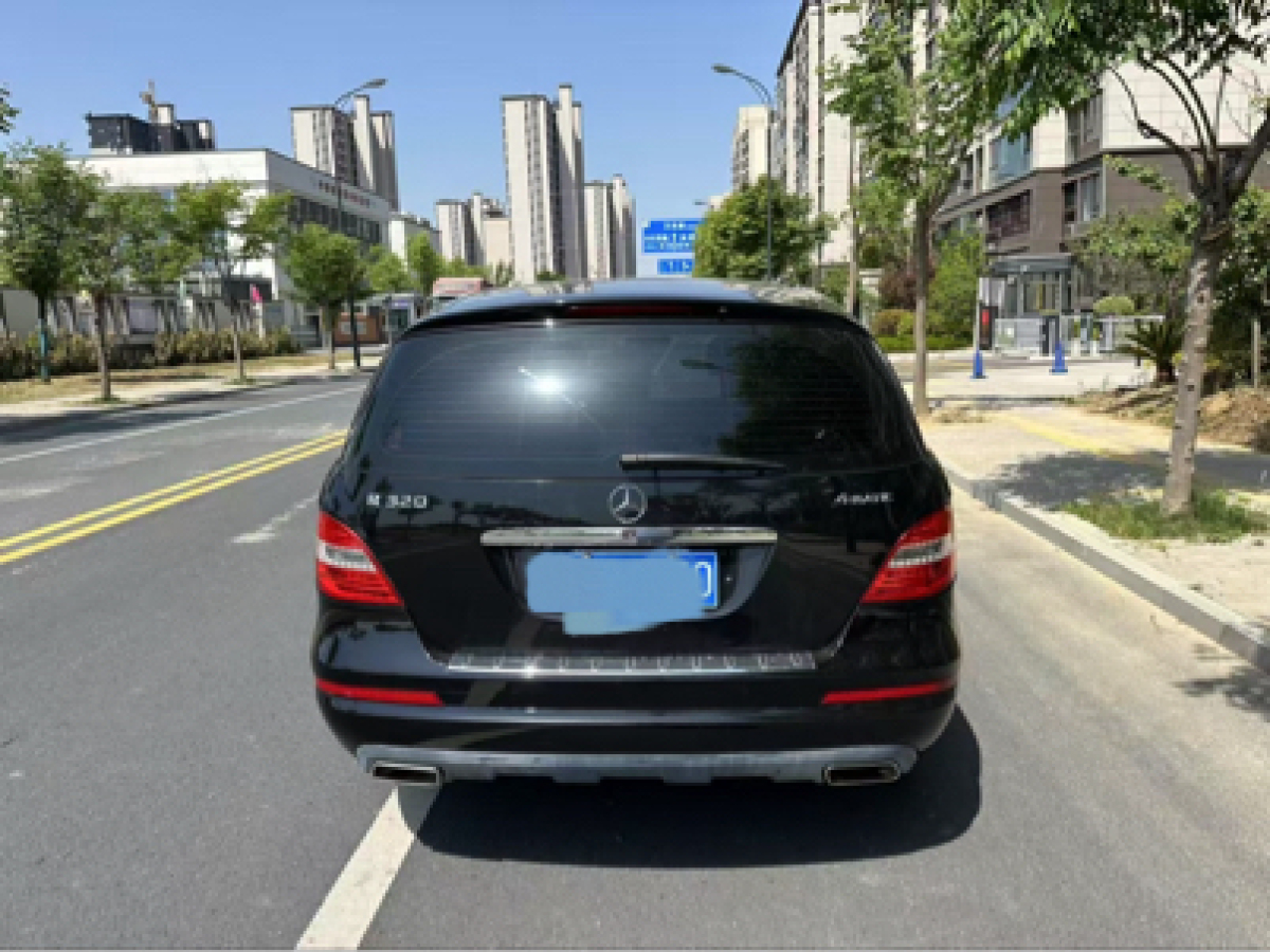 奔馳 奔馳R級  2017款 R 320 4MATIC 商務(wù)型臻藏版圖片