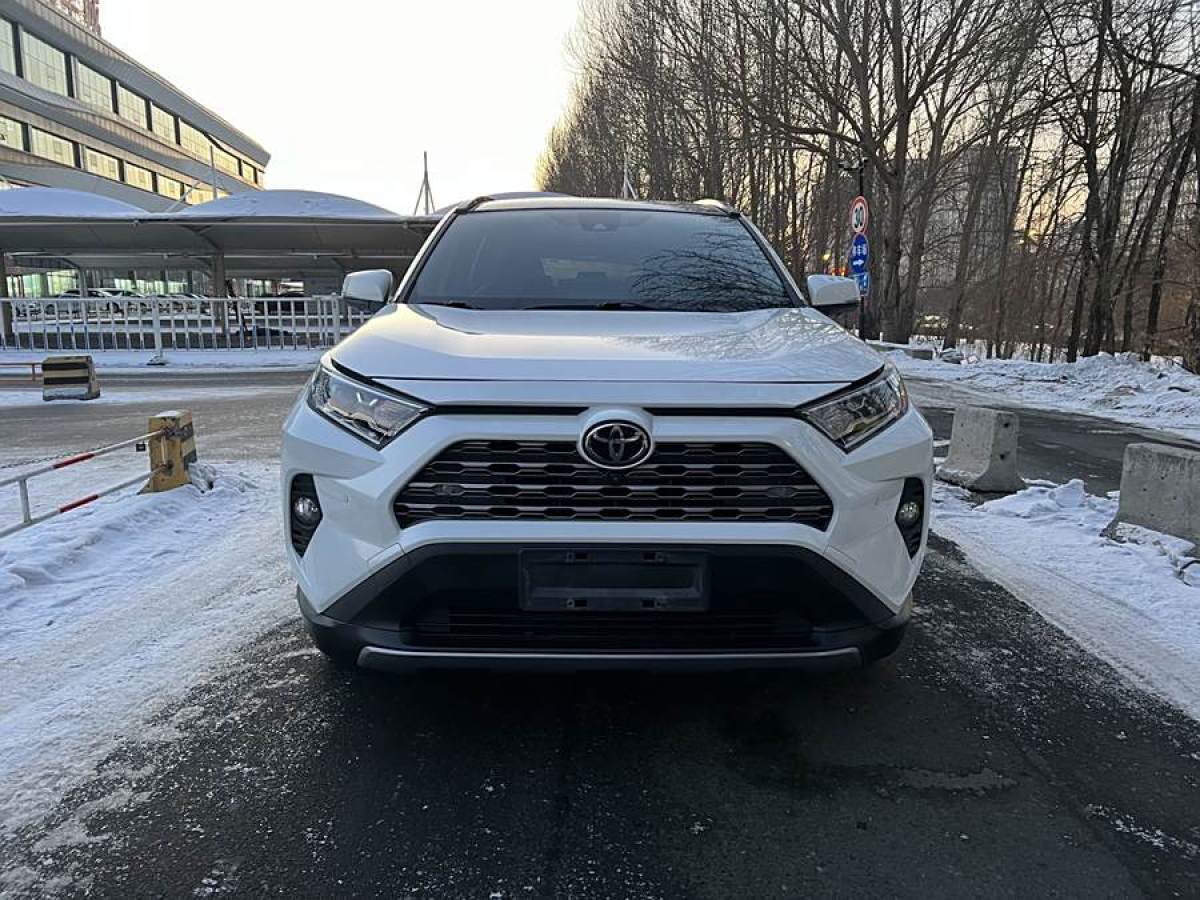 豐田 RAV4榮放  2020款 2.0L CVT兩驅(qū)尊貴版圖片