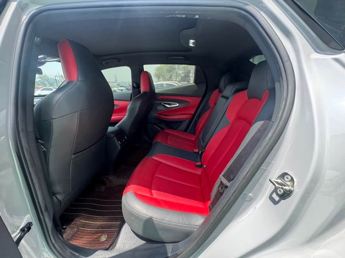 長(zhǎng)安 UNI-T  2020款 1.5T 尊貴型圖片