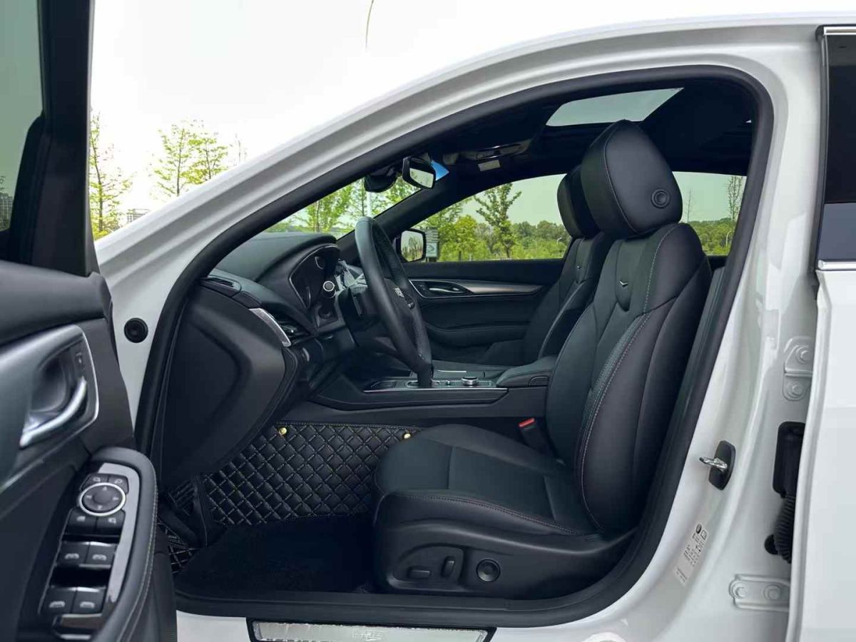 凱迪拉克 XT5  2023款 2.0T 兩驅(qū)風尚型圖片