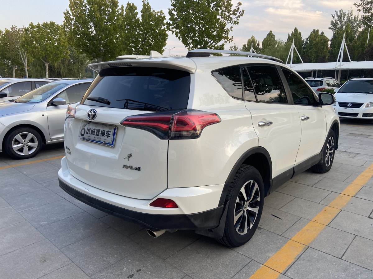 豐田 RAV4  2016款 榮放 2.0L CVT兩驅(qū)風(fēng)尚版圖片