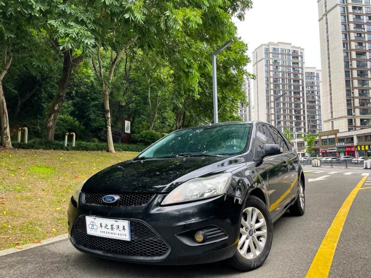 福特 ?？怂? 2013款 兩廂經(jīng)典 1.8L 手動(dòng)基本型圖片