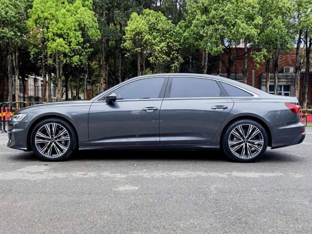 奧迪 奧迪A6L  2022款 45 TFSI 臻選動(dòng)感型圖片