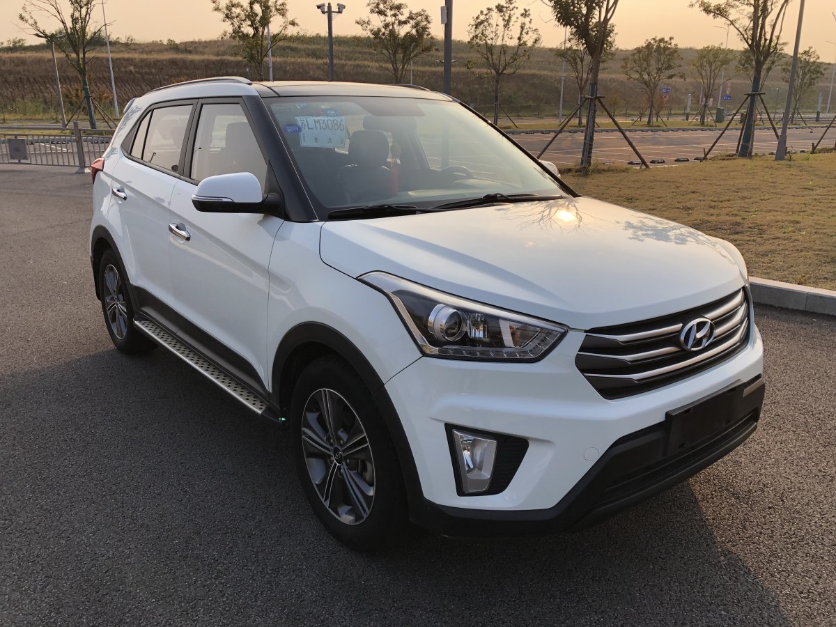 現(xiàn)代 ix25  2015款 1.6L 自動兩驅(qū)尊貴型DLX圖片