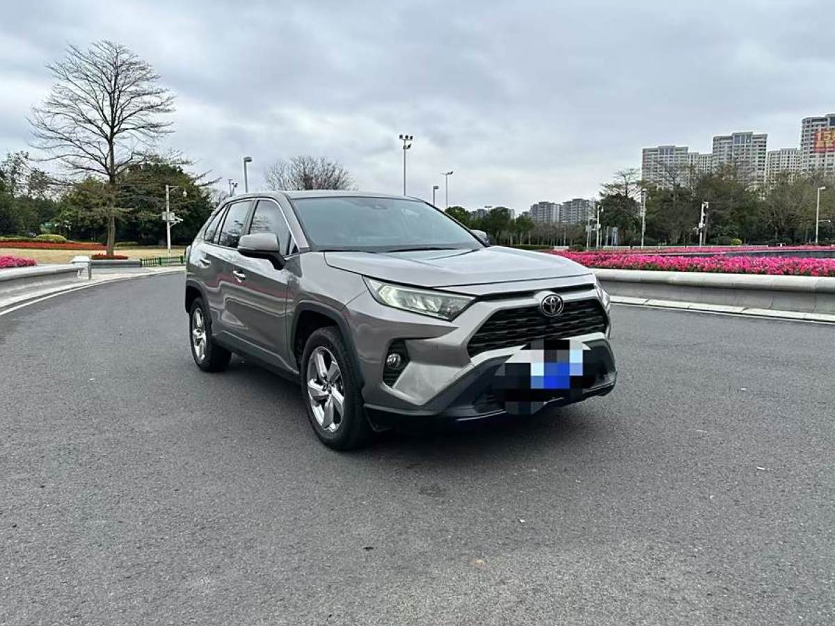 2022年8月豐田 RAV4榮放  2022款 2.0L CVT兩驅(qū)風(fēng)尚Plus版