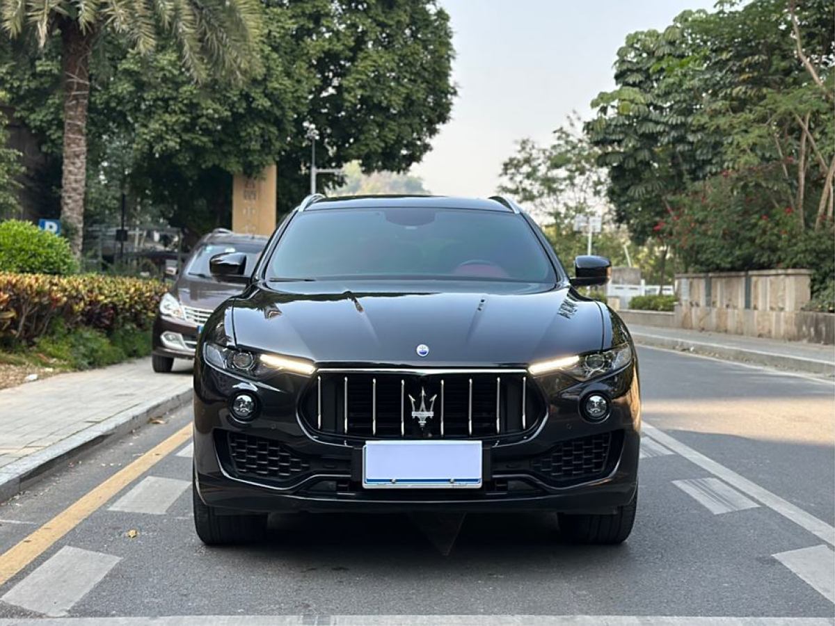 瑪莎拉蒂 Levante  2019款 3.0T 350Hp 標(biāo)準(zhǔn)版 國(guó)VI圖片