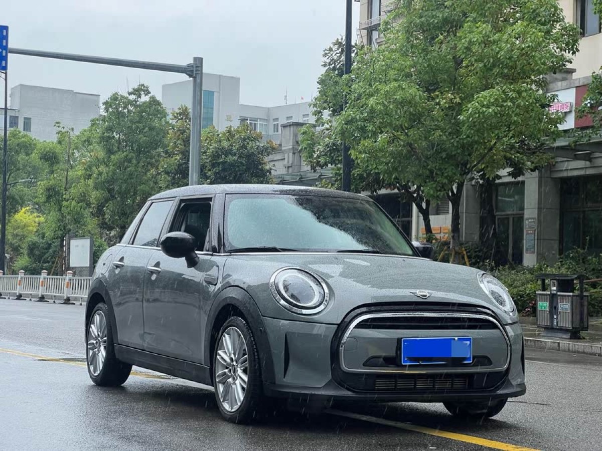 MINI MINI  2022款 1.5T COOPER 藝術(shù)家 五門版圖片