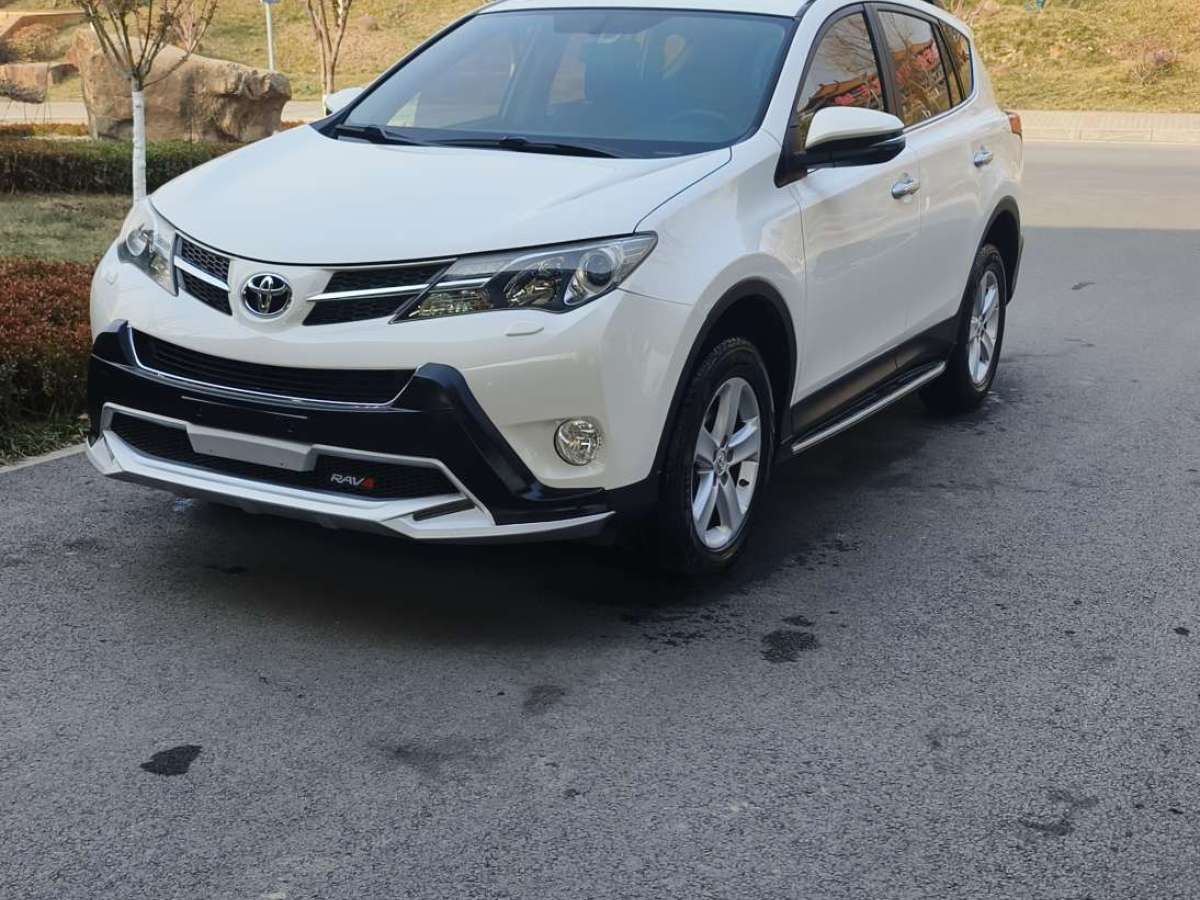 豐田 RAV4榮放  2013款 2.5L 自動四驅(qū)豪華版圖片