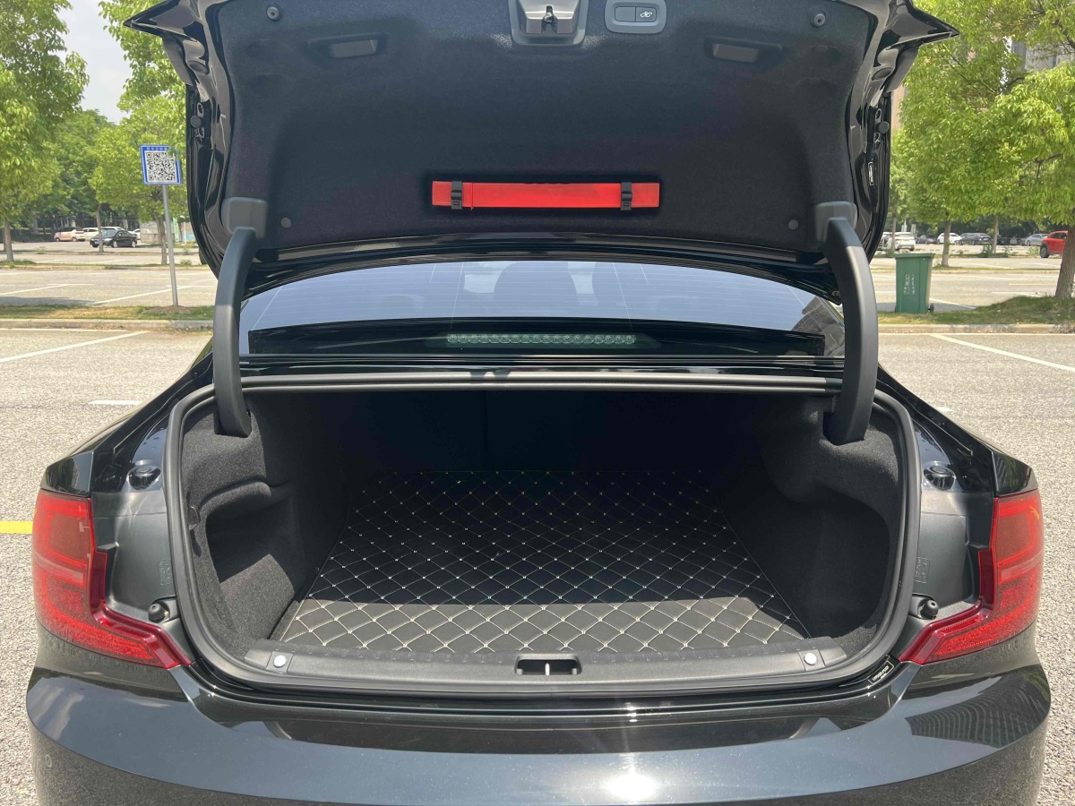 2019年10月沃爾沃 S90  2020款 改款 T5 智逸豪華版