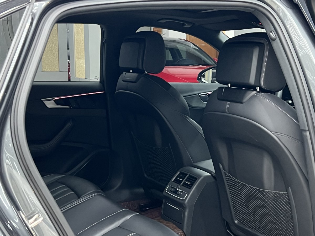 奧迪 奧迪A4L  2023款 40 TFSI 豪華動感型圖片