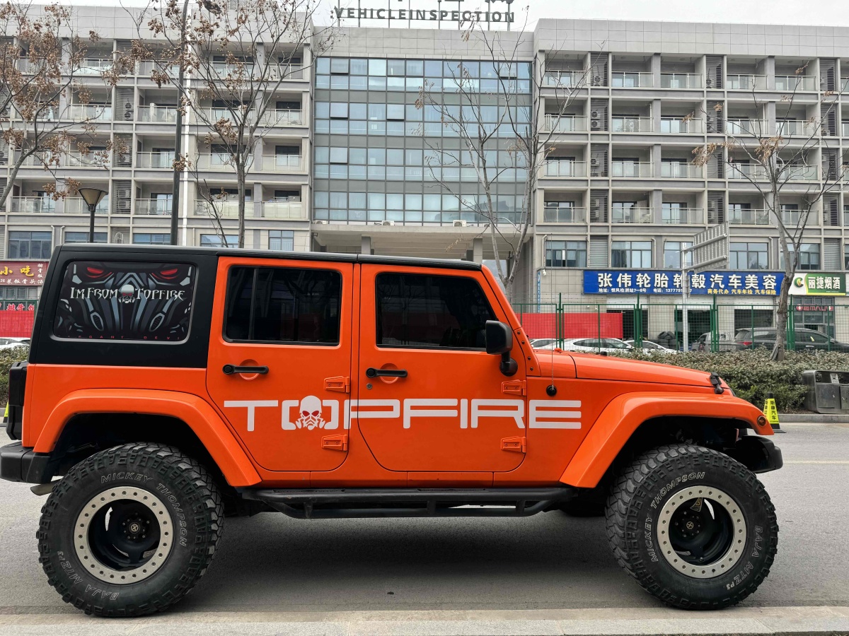 2015年2月Jeep 牧马人  2015款 3.0L Sahara 四门版