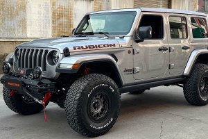 牧馬人 Jeep 2.0T 羅賓漢四門版